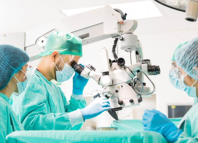 mikrochirurgiczna operacja żylaków powrózka nasiennego